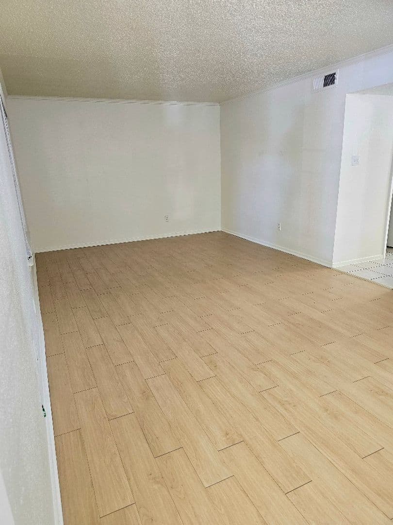 Austin Apartment: 2200 W North Loop Blvd