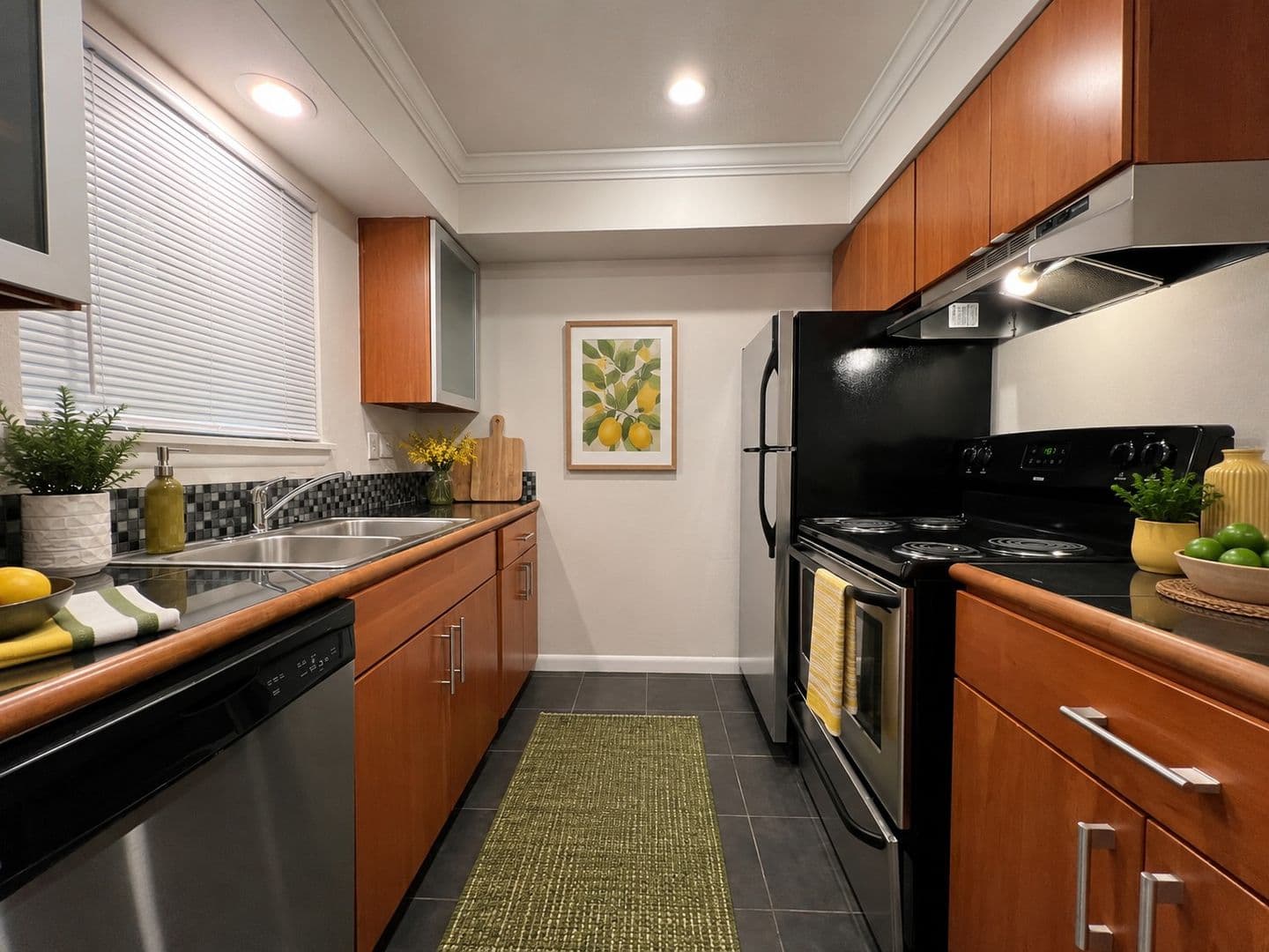 Austin Apartment: 600 S 1st St