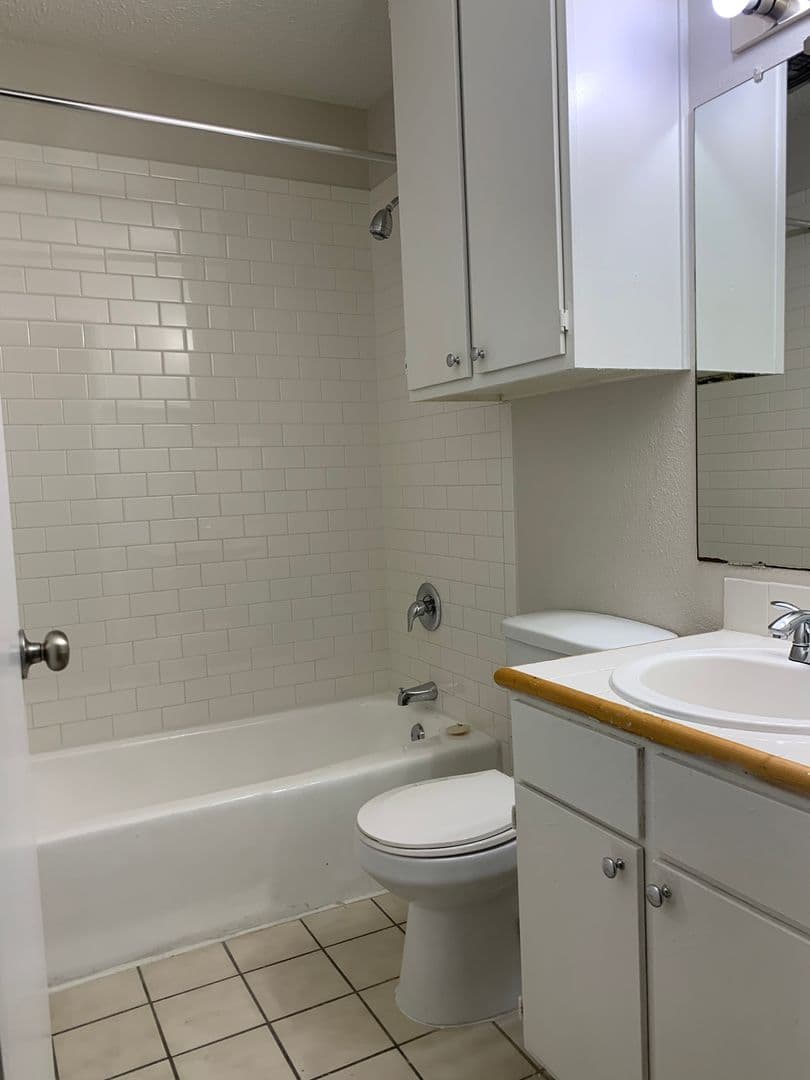 Austin Apartment: 600 S 1st St
