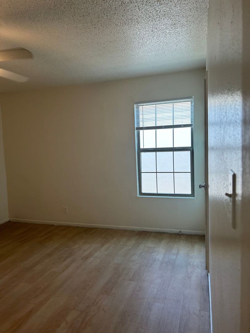 Austin Apartment: 109 W 39th St