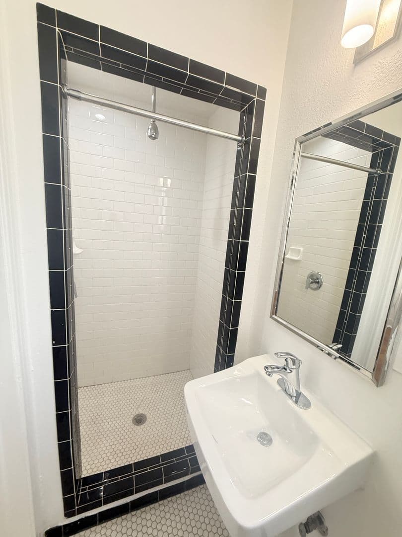 Austin Apartment: 1708 Enfield Rd