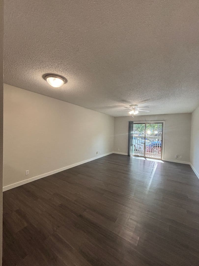 Austin Apartment: 600 S 1st St