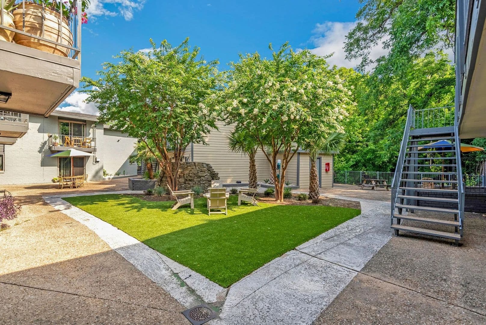 Austin Apartment: 600 S 1st St