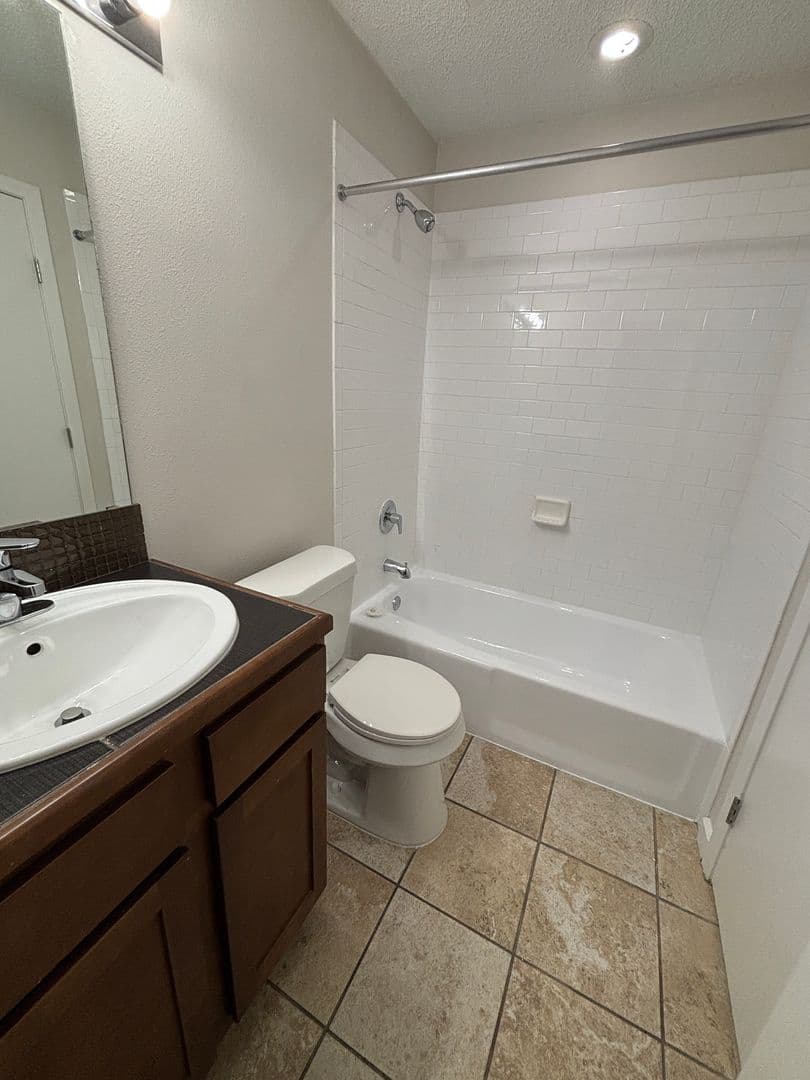 Austin Apartment: 600 S 1st St