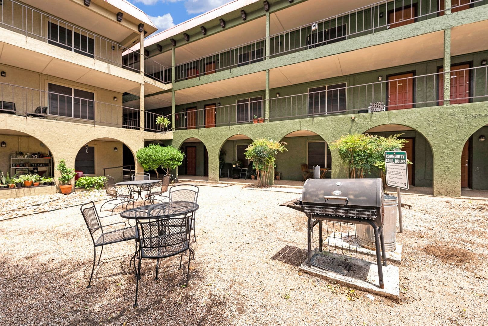 Austin Apartment: 2207 Lawnmont Ave