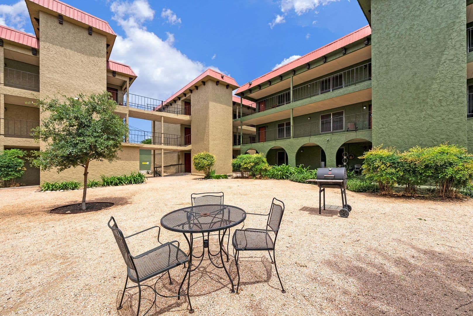 Austin Apartment: 2200 W North Loop Blvd