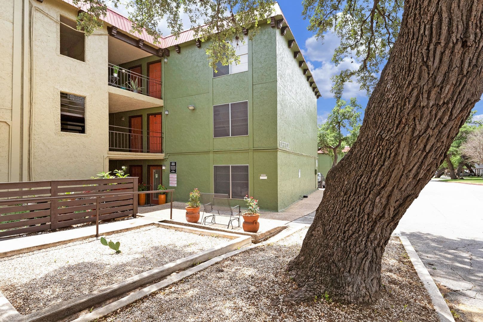 Austin Apartment: 2207 Lawnmont Ave