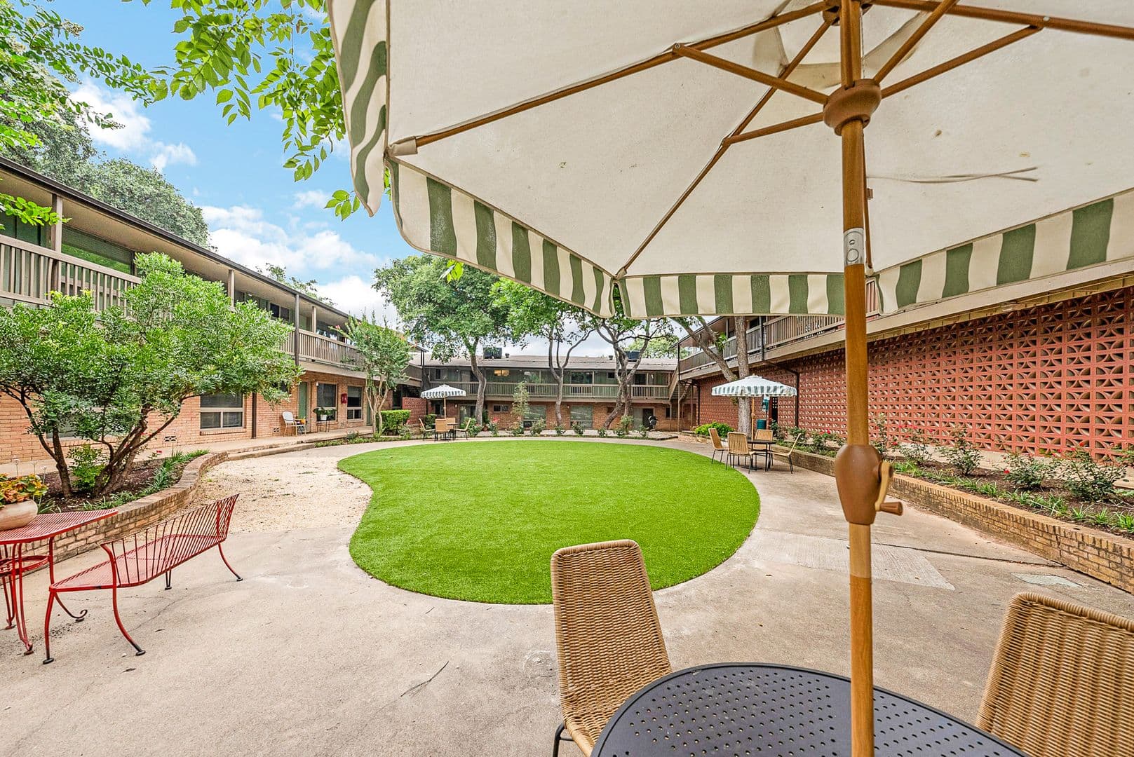 Austin Apartment: 1401 Enfield Rd