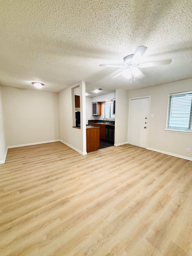 Austin Apartment: 600 S 1st St