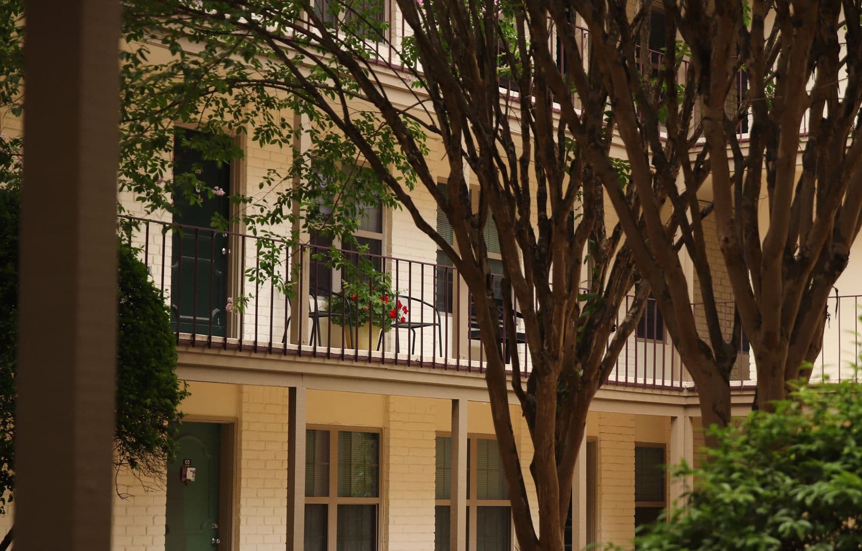 Austin Apartment: 109 W 39th St