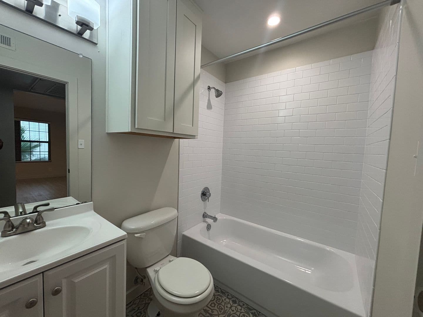 Austin Apartment: 109 W 39th St