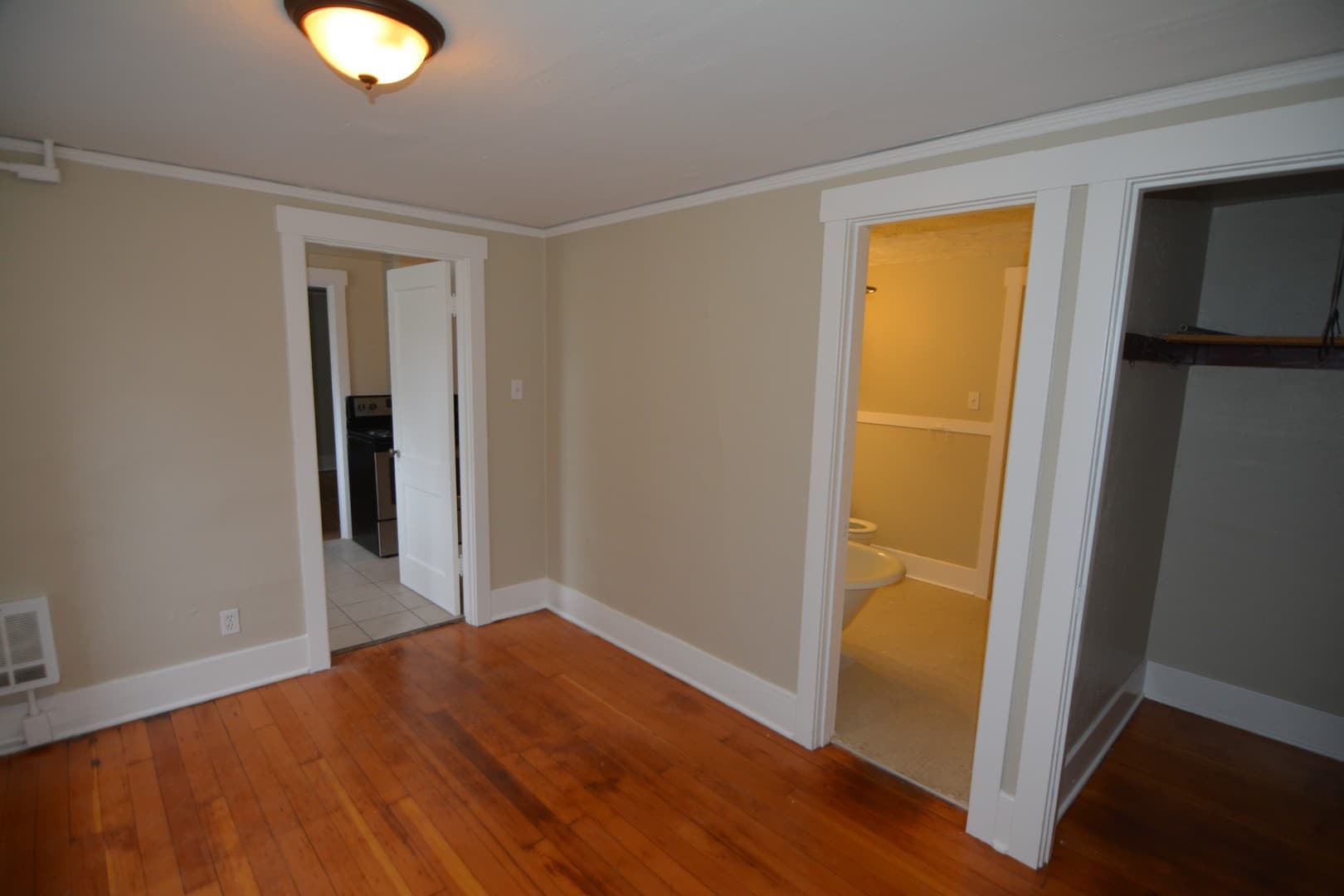 Tacoma Apartment: 1402 Earnest S Brazill
