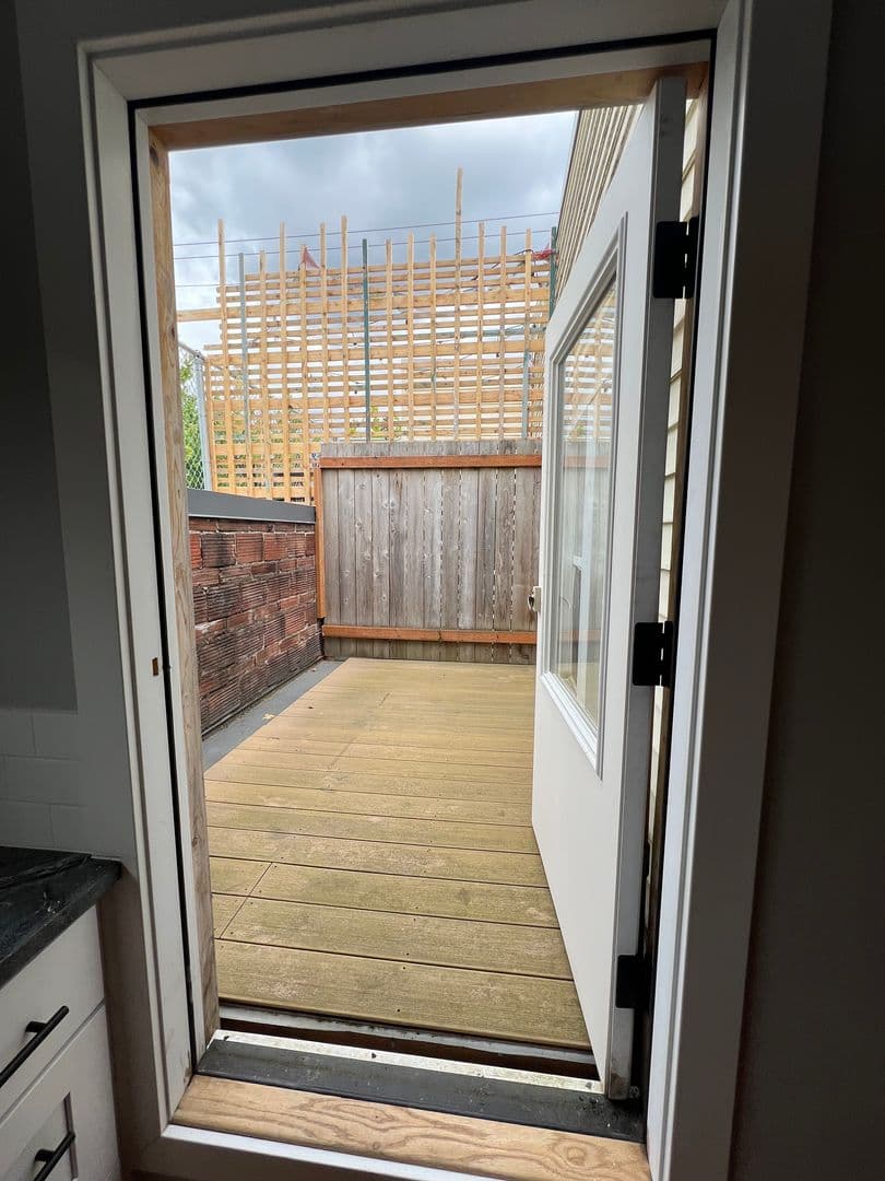 Seattle Apartment: 2311 24th Ave E
