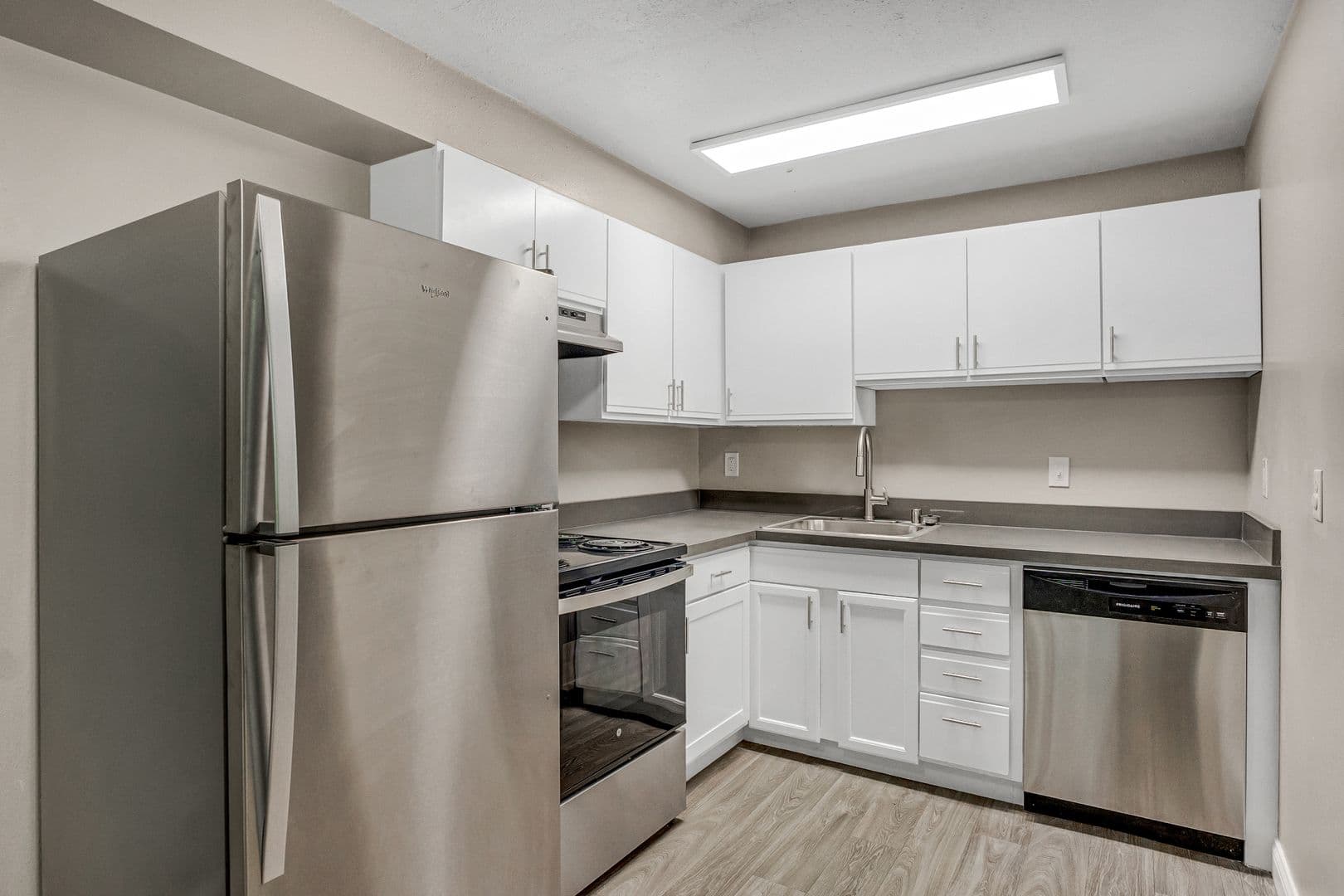 Kent Apartment: 4813 S 252nd PL