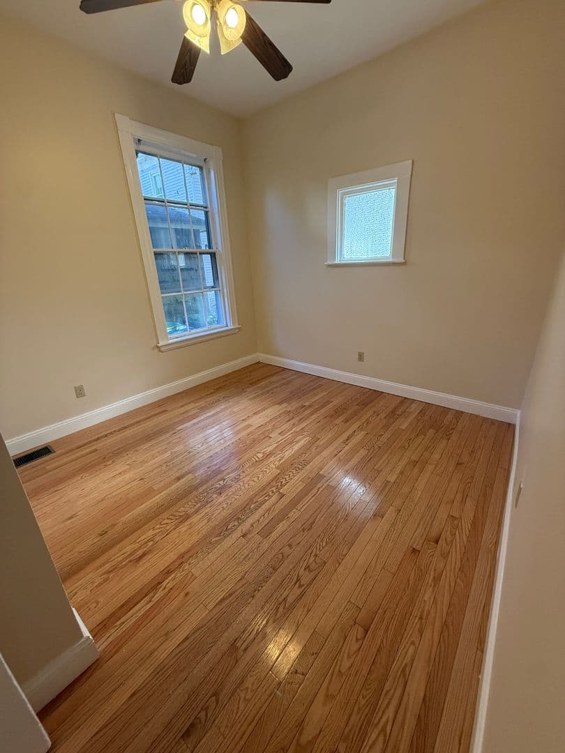 Somerville Apartment: 45 Laurel Street