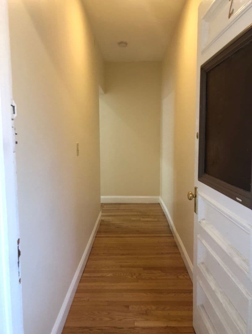 Somerville Apartment: 45 Laurel Street