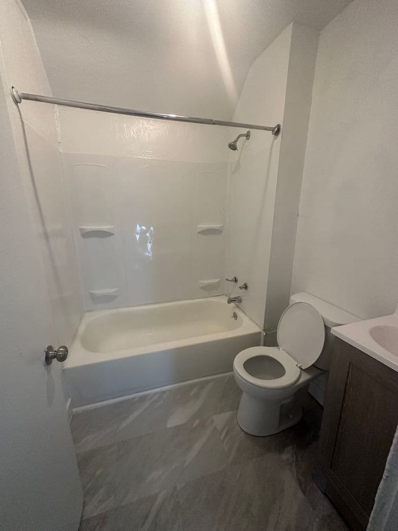 Cleveland House: 10504 Elmarge Avenue