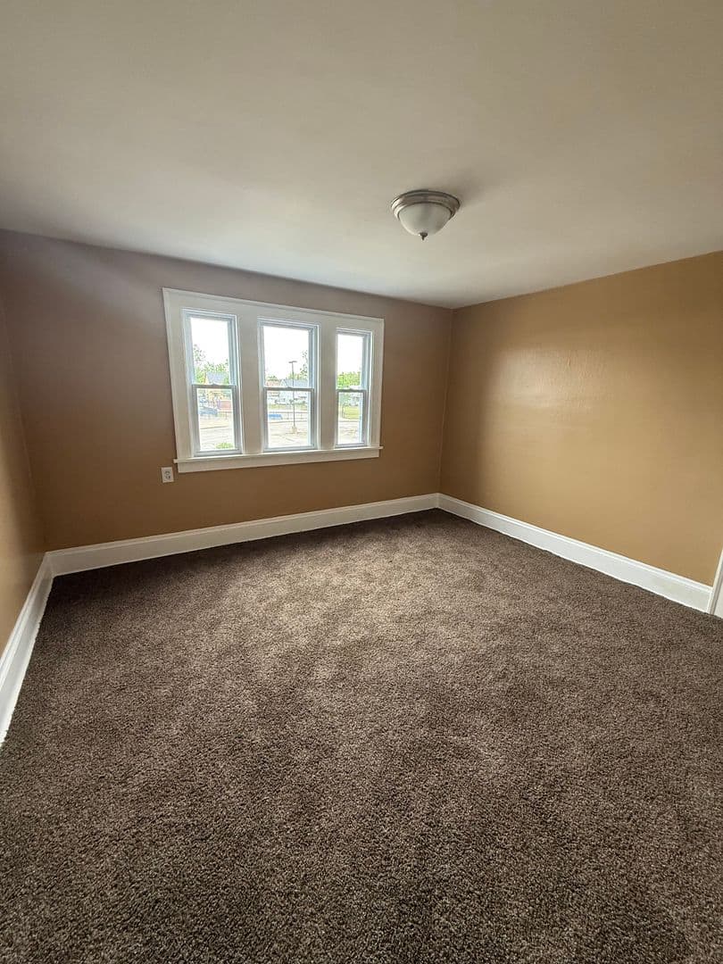 Cleveland House: 4080 E 144 ST