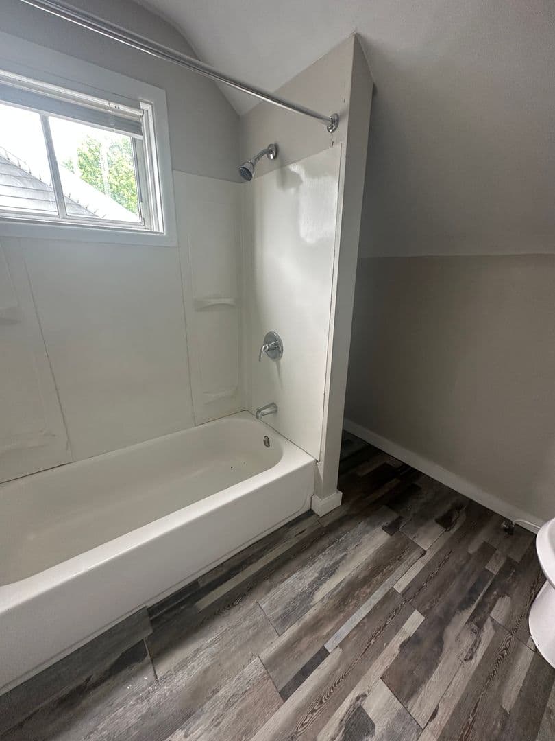Cleveland House: 807 E 131st