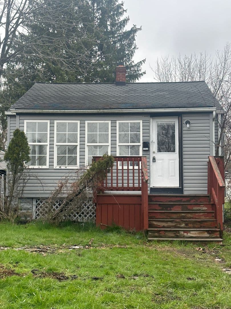 Garfield Hts House: 12323 Park Knoll Dr