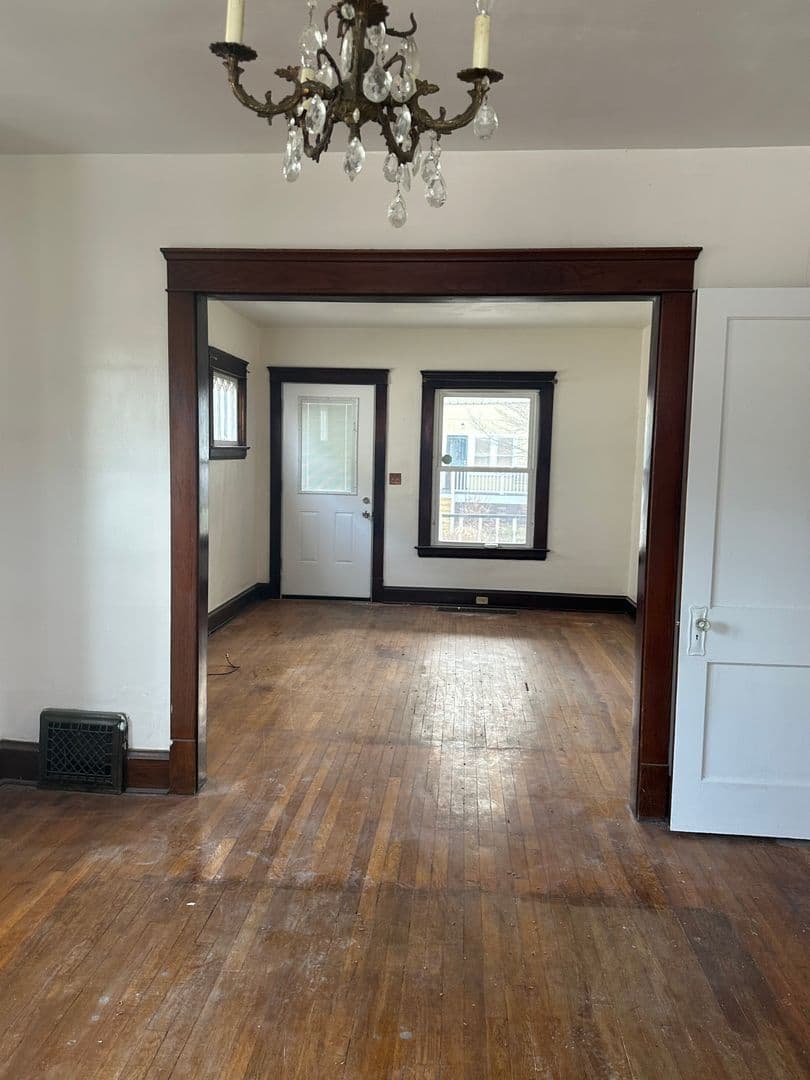 Cleveland House: 3618 E 143rd St