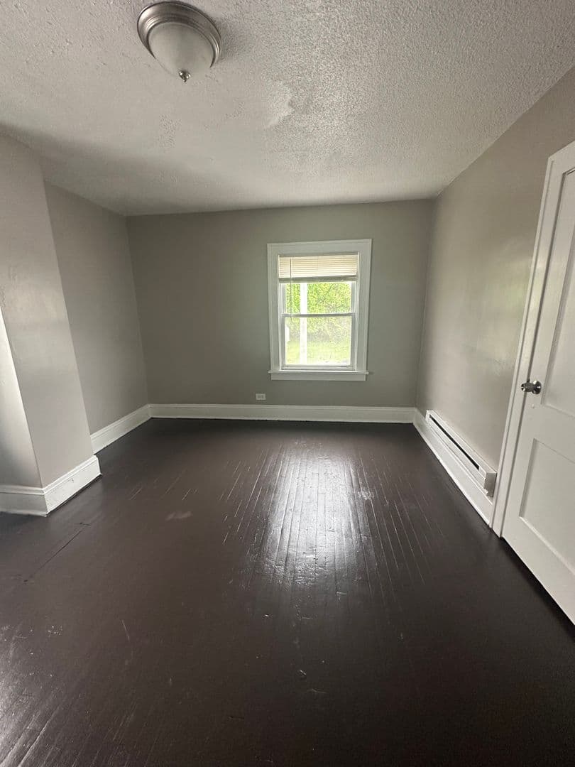 Cleveland House: 906 E 130th St