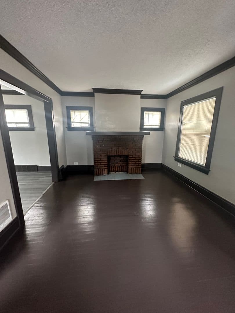 Cleveland House: 906 E 130th St