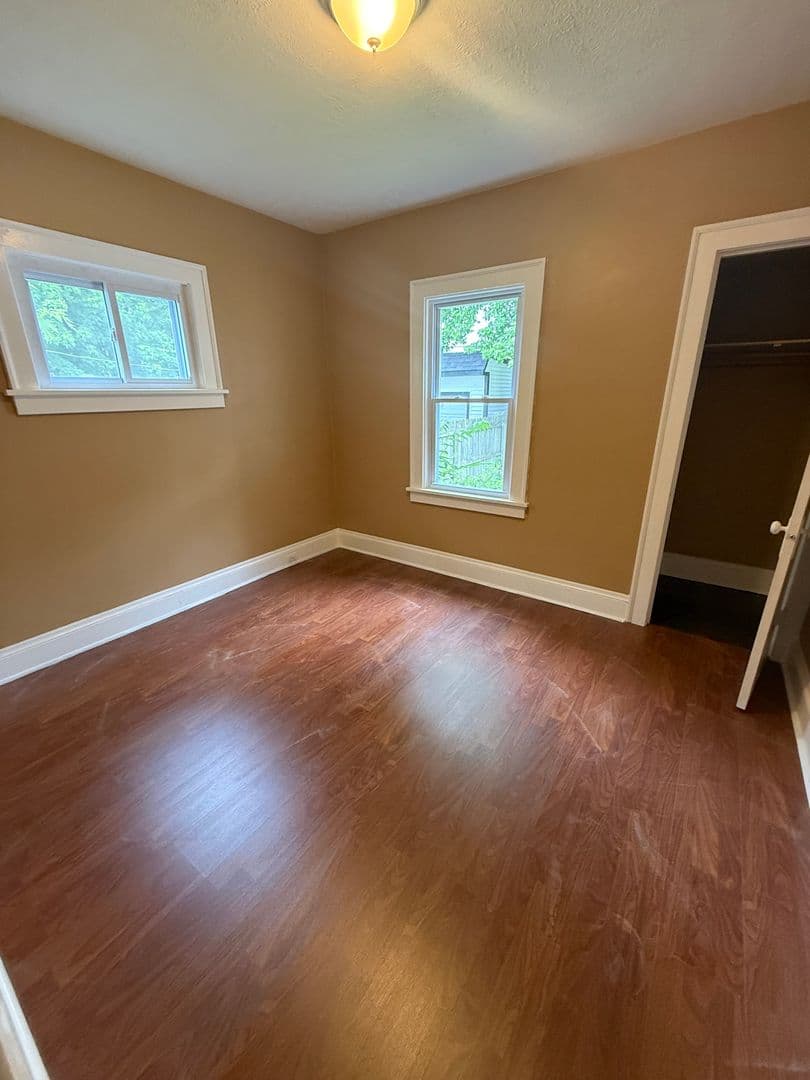 Cleveland House: 4080 E 144 ST