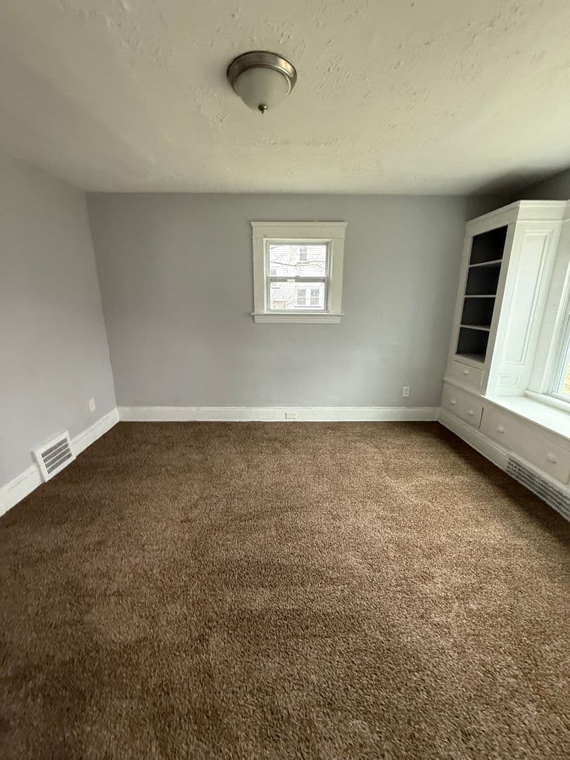 Cleveland House: 3375 E 145th St