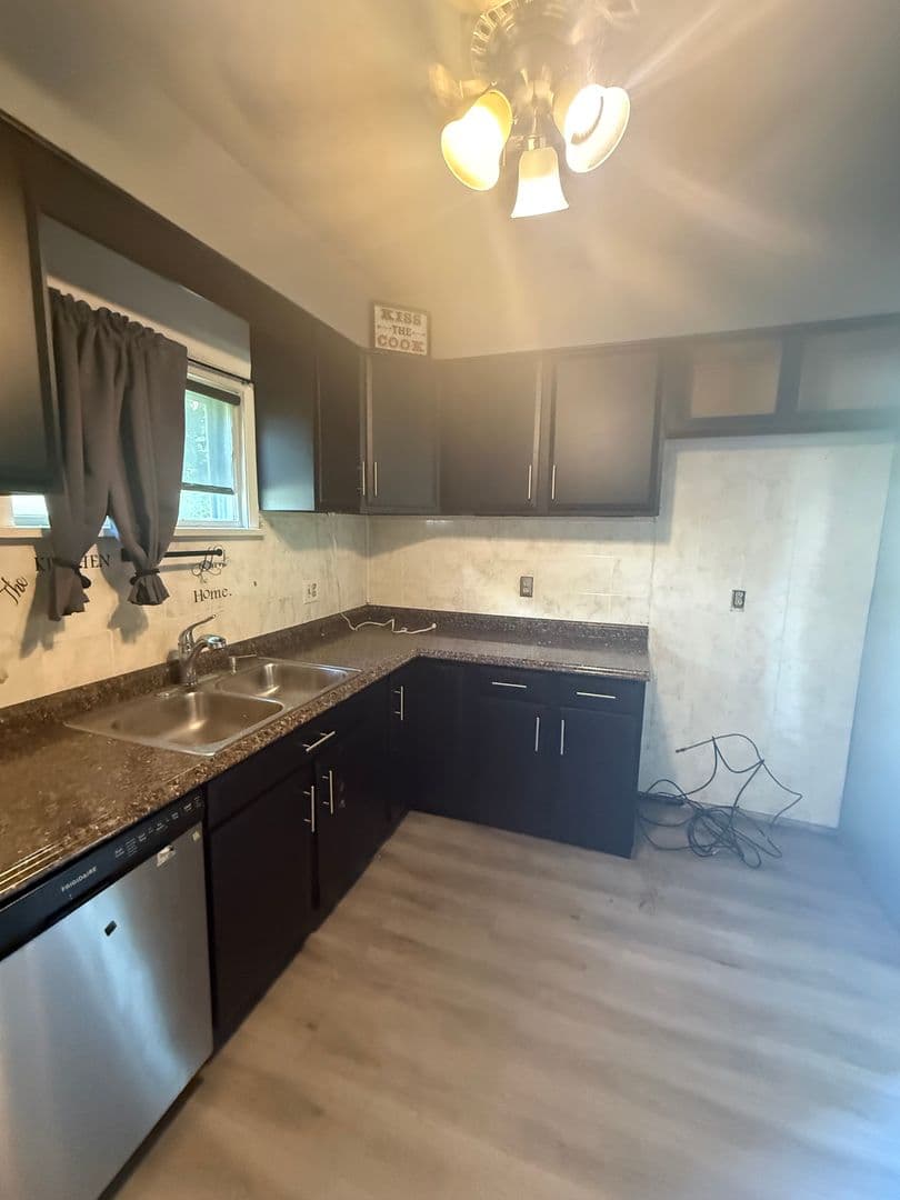 Cleveland House: 8817 Blaine Ave