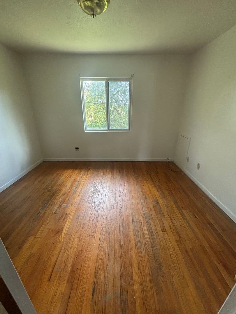 warrensville hts House: 4889 banbury 11