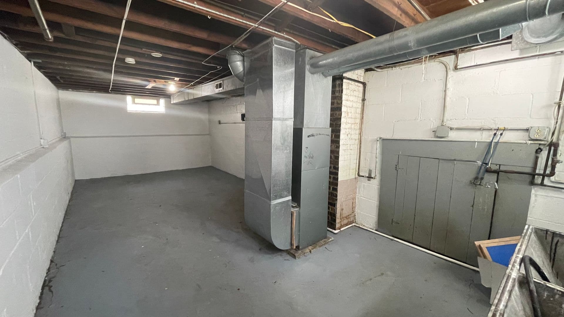 Parma House: 7119 Velma Ave