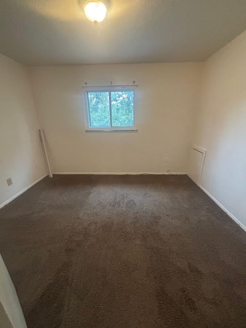 Warrensville hts House: 23673 banbury circle 10