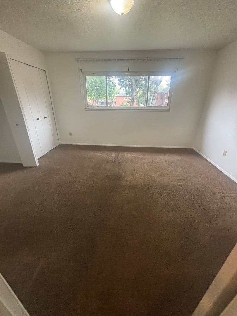 Warrensville hts House: 23673 banbury circle 10
