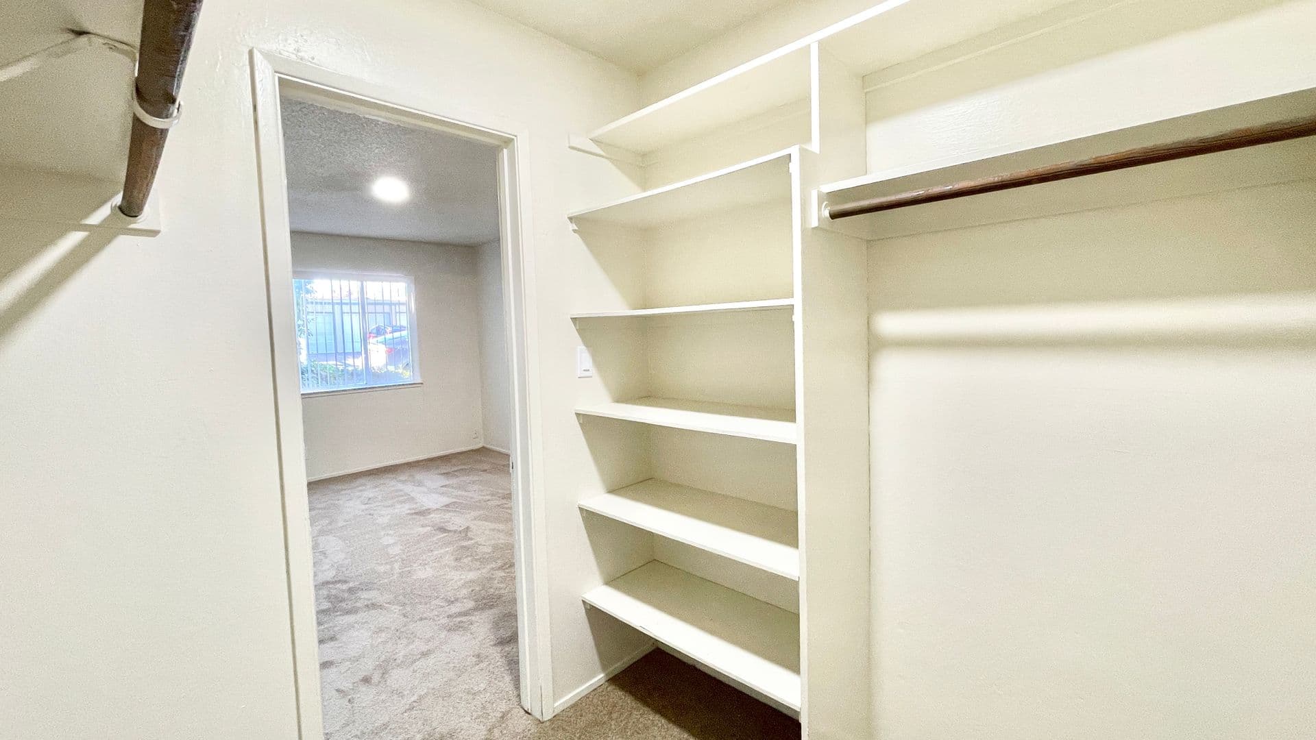 Belmont Apartment: 1240 Alameda De Las Pulgas
