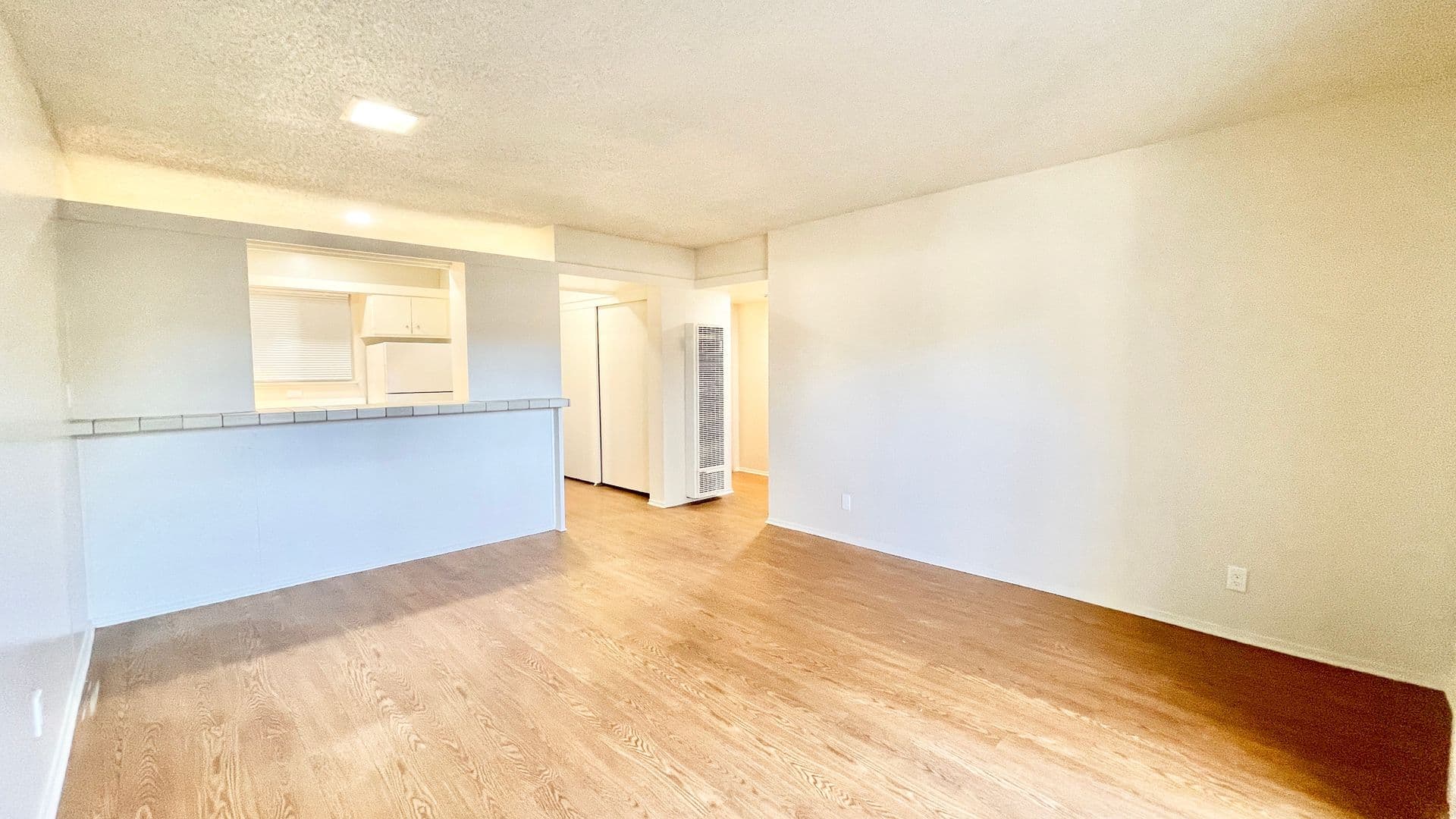 Belmont Apartment: 1240 Alameda De Las Pulgas