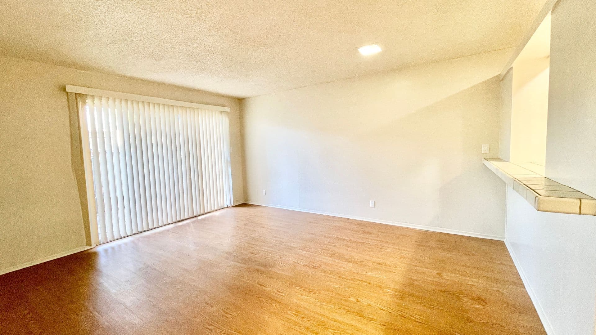 Belmont Apartment: 1240 Alameda De Las Pulgas