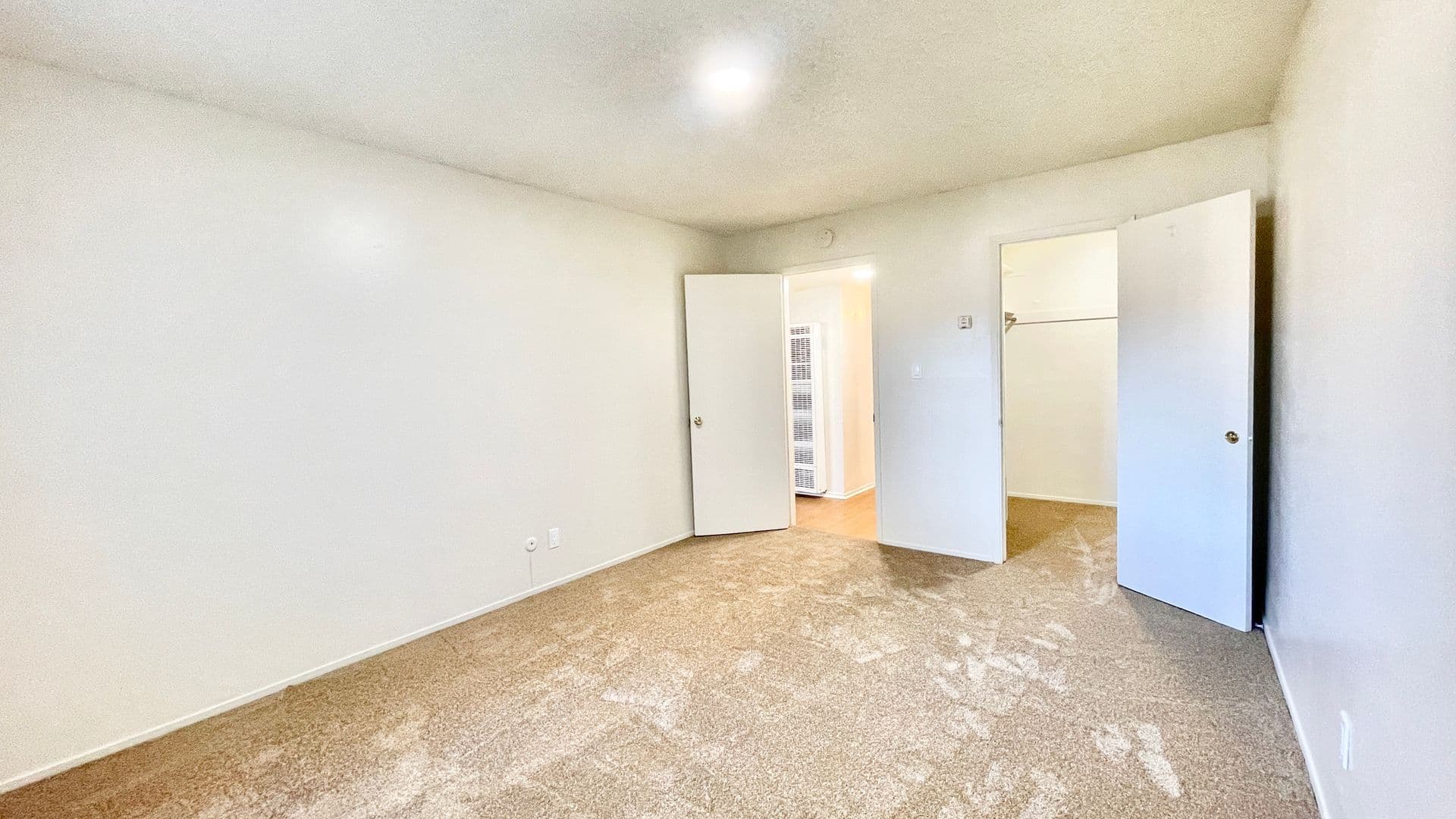 Belmont Apartment: 1240 Alameda De Las Pulgas