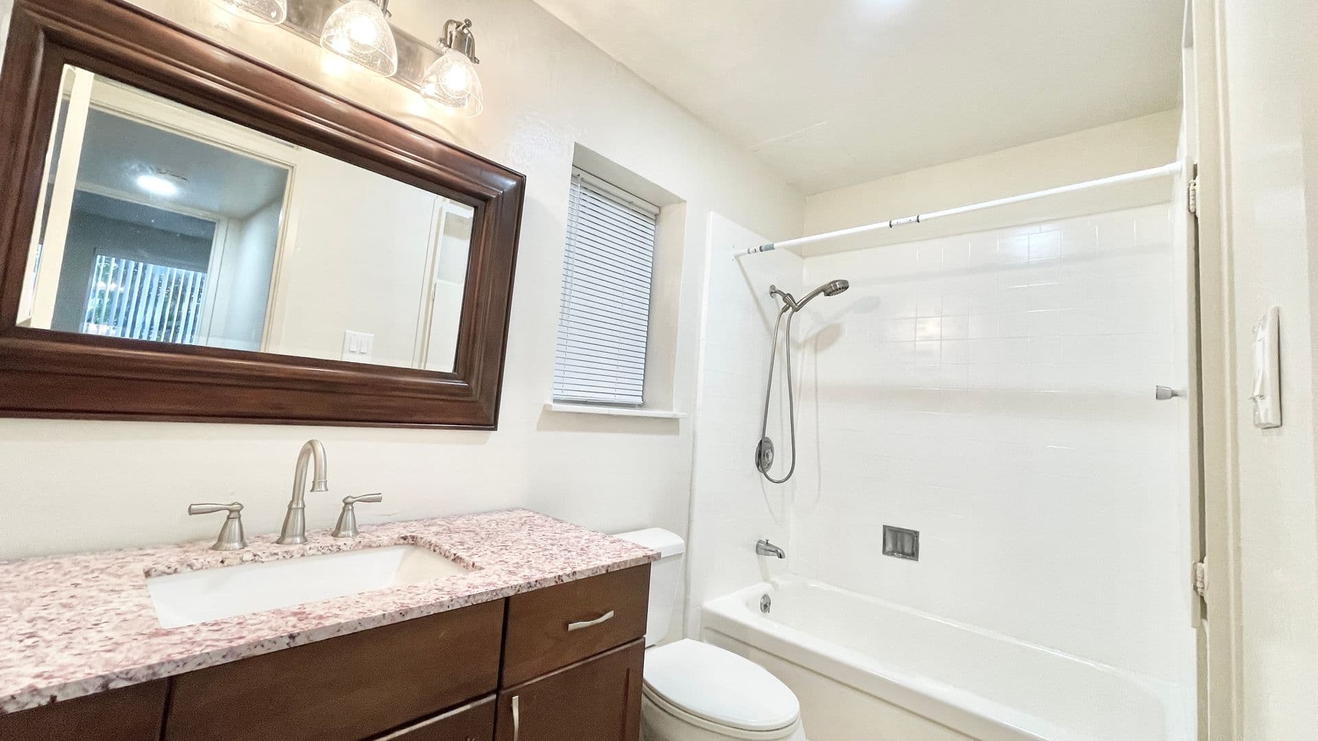 Belmont Apartment: 1240 Alameda De Las Pulgas