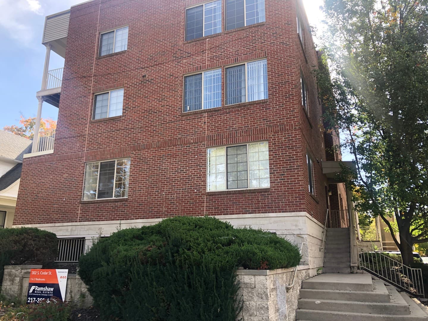 Urbana Apartment: 302 S. Cedar
