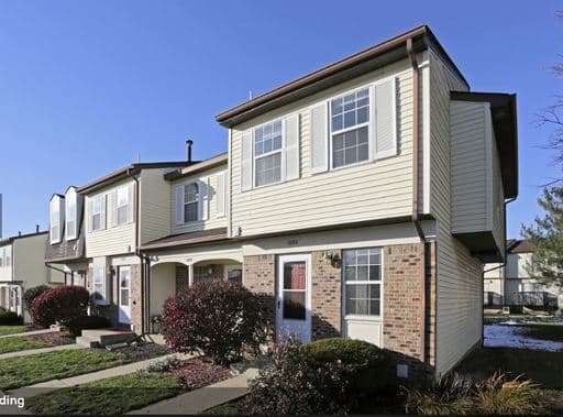 Champaign Townhome: Pomona Dr.