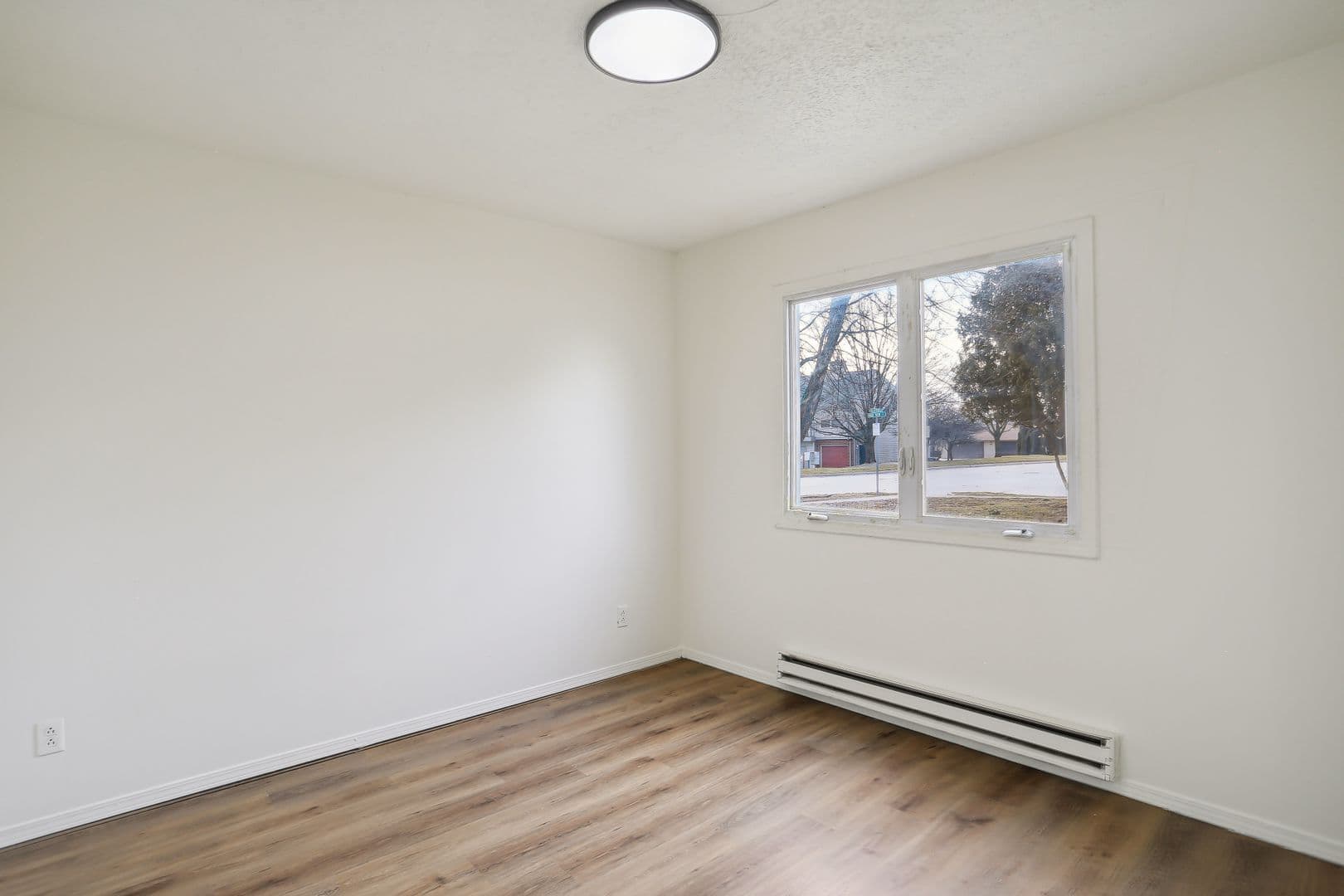 Champaign Apartment: 2402 Highview Ct