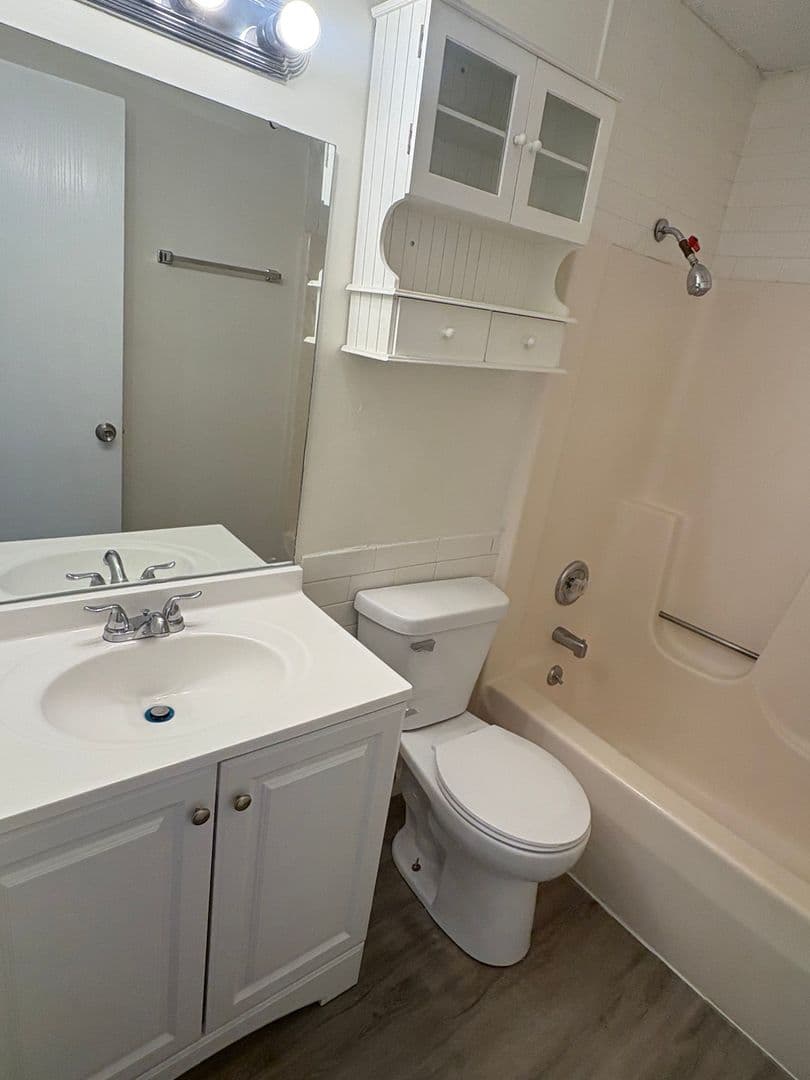Champaign Apartment: 2403 Highview Ct