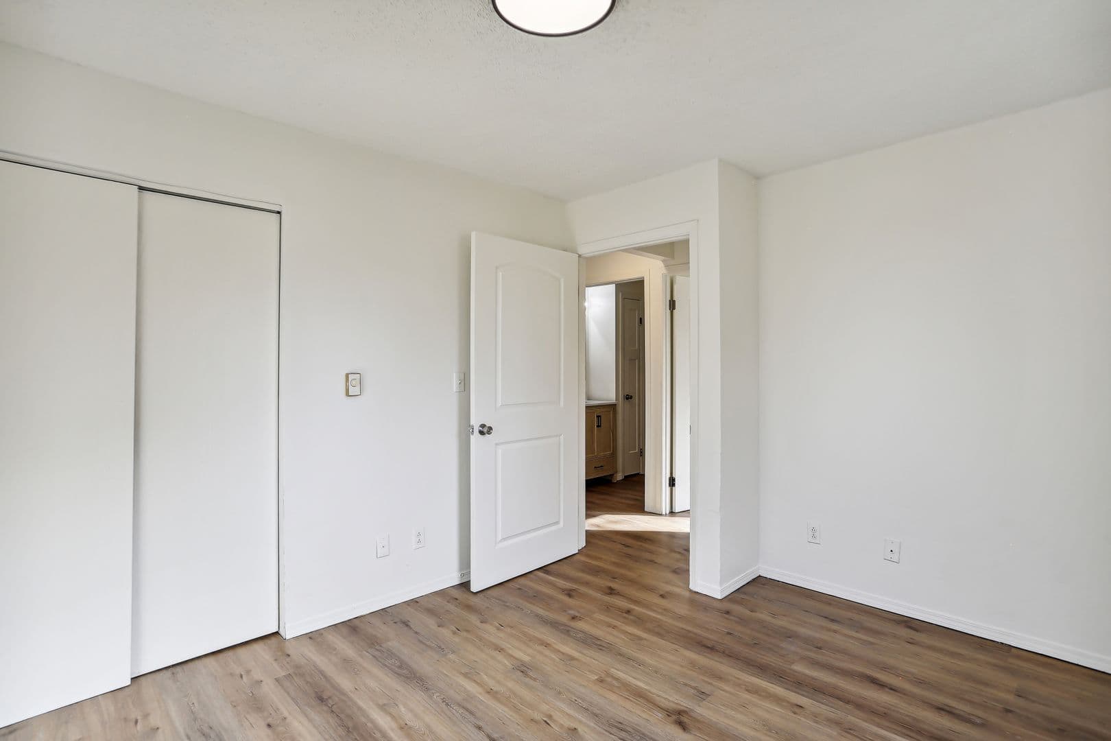 Champaign Apartment: 2402 Highview Ct