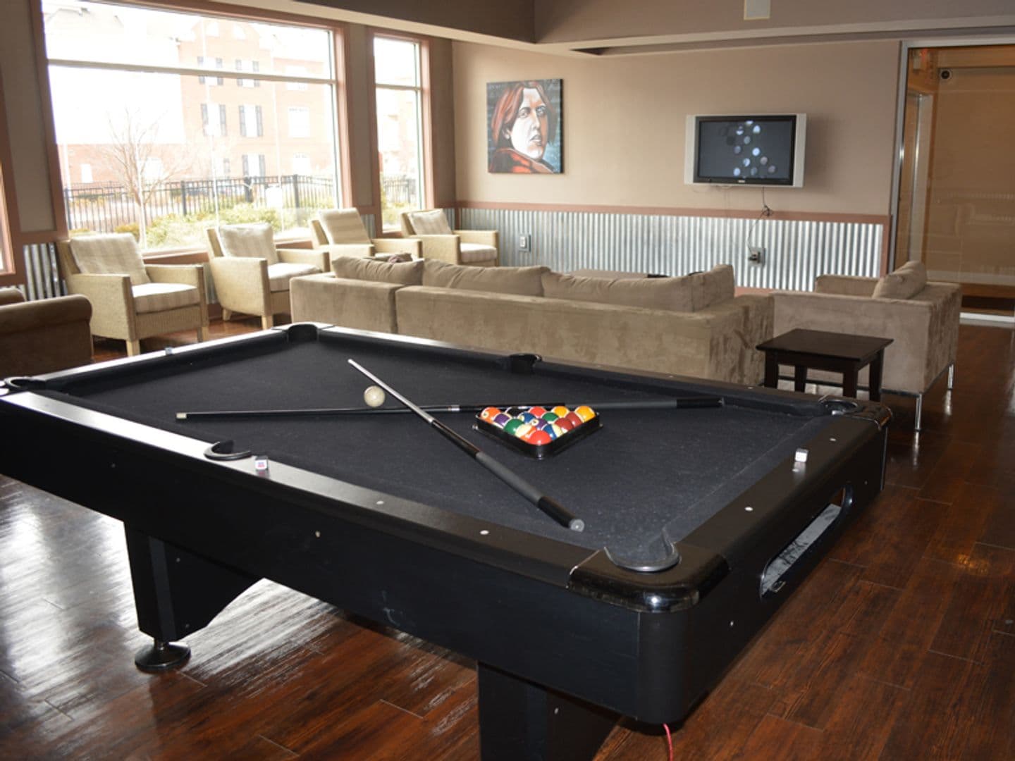 Urbana Apartment: Capstone Quarters