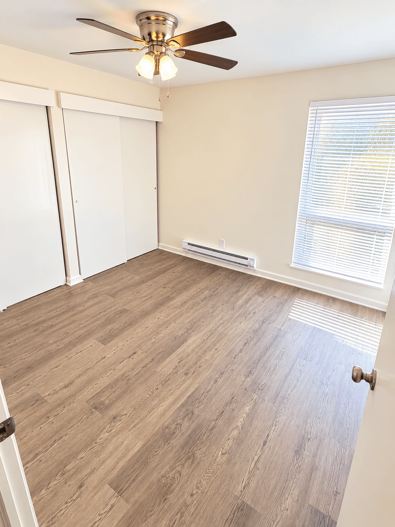 Champaign Apartment: 2406 HighView Ct