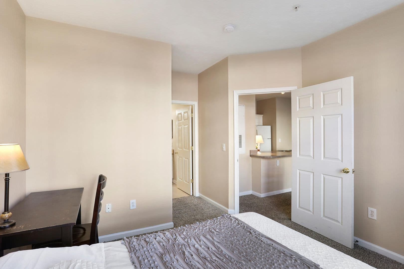 Urbana Apartment: Capstone Quarters