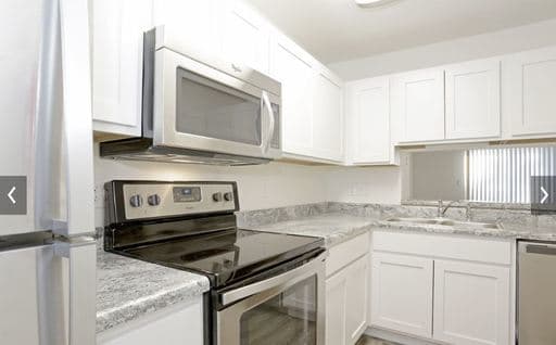 Champaign Townhome: Pomona Dr.