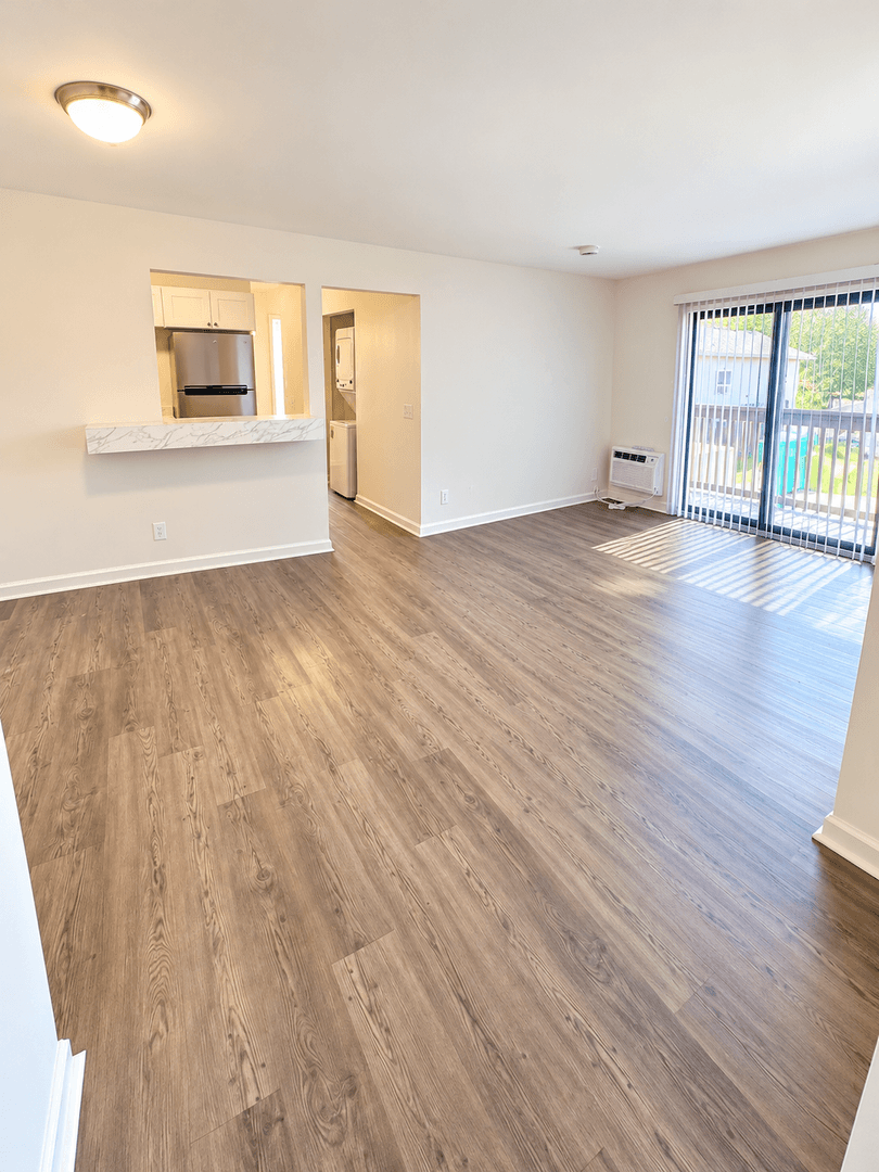Champaign Apartment: 2406 HighView Ct