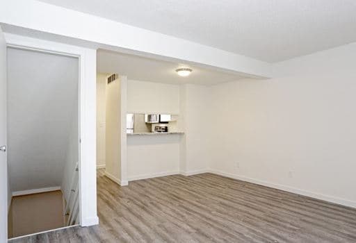 Champaign Townhome: Pomona Dr.